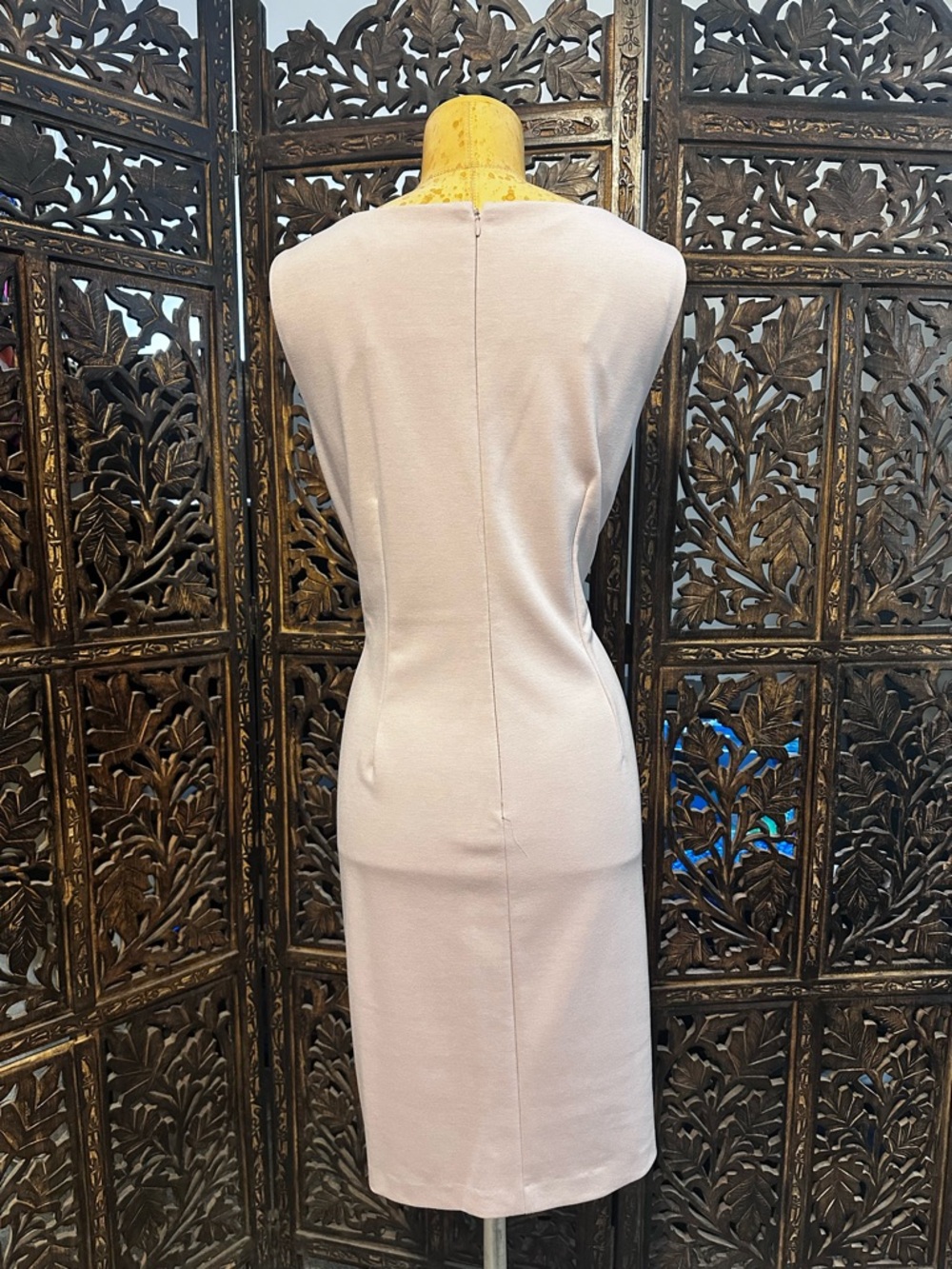 Ivanka Trump Size 14 Sleeveless Pleated Detail Sheath Dress in Light Lavender - Picture 4 of 4